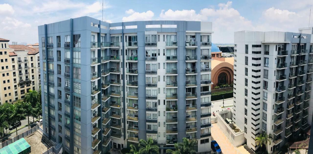 One Palm Tree Villas Across Naia-T3 Манила Экстерьер фото